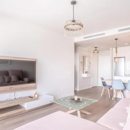 Διαμέρισμα Amazing In With Wifi Εστεπόνα